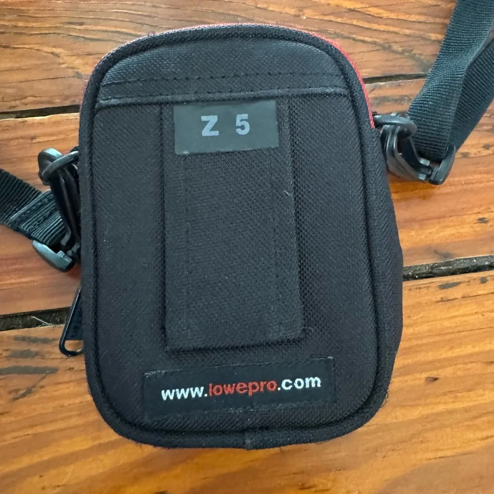 Lowepro ultracompact zippered